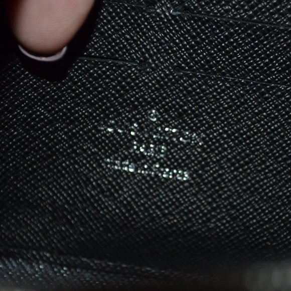 $3800  Louis Vuitton Epi World Tour Twist Chain Wallet Noir Black Crossb… - Picture 5 of 13